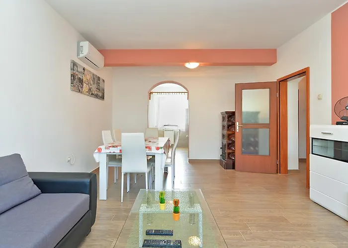 Apartman Gracijano 1724 *